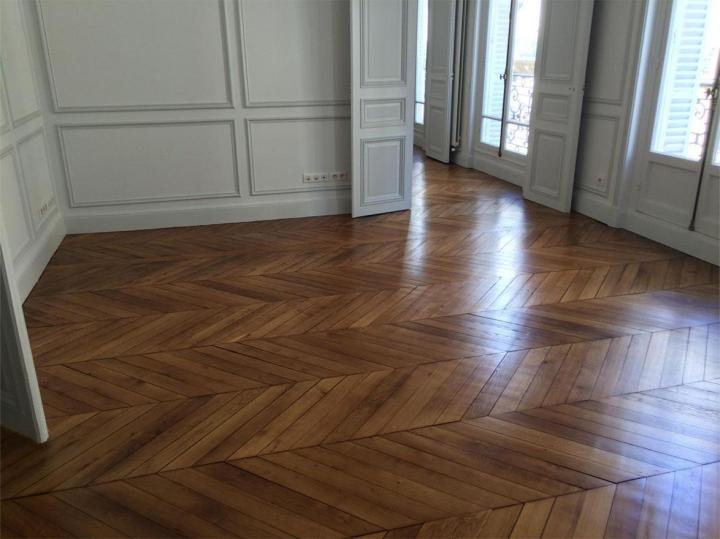 Réfection de la Surface du Parquet avec Double Vitrification à Paris