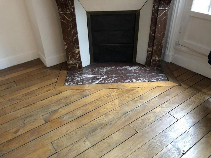 Installation de parquet cloué à Paris